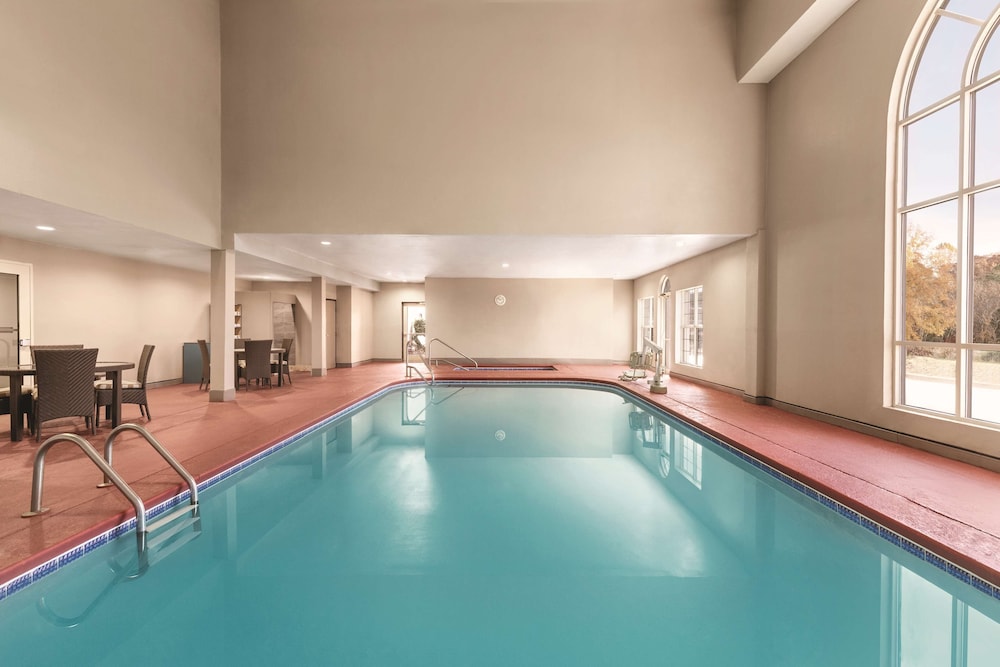 swimming pool spa
