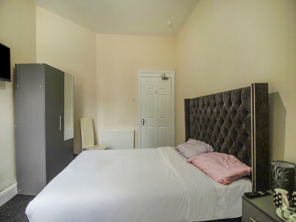 OYO The Longlands Hotel 25/39
