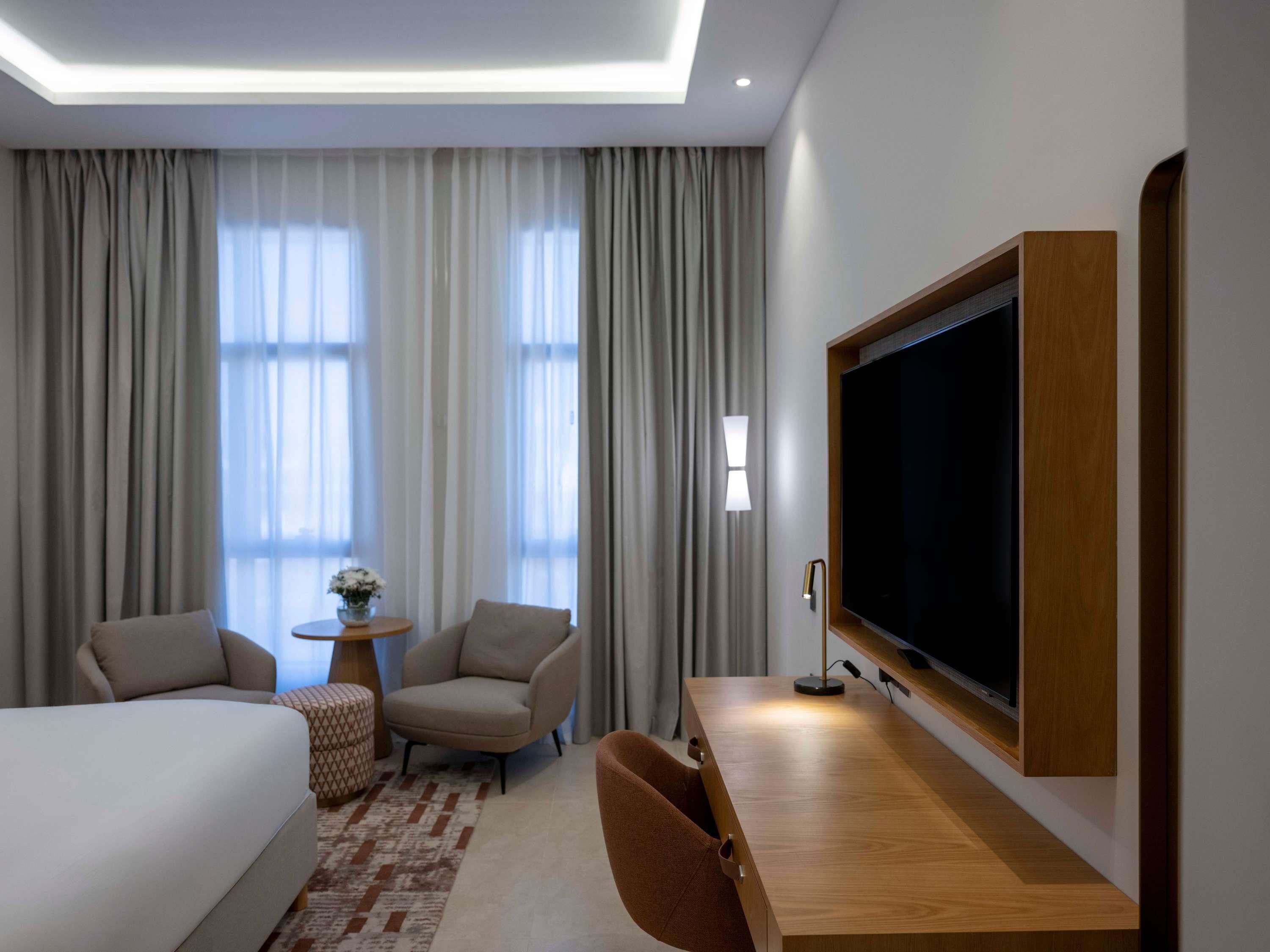 غرفة بريفيليج بسرير كينج، فندق ميركيور خميس مشيط(Mercure Hotel Khamis Mushayt) 2/6