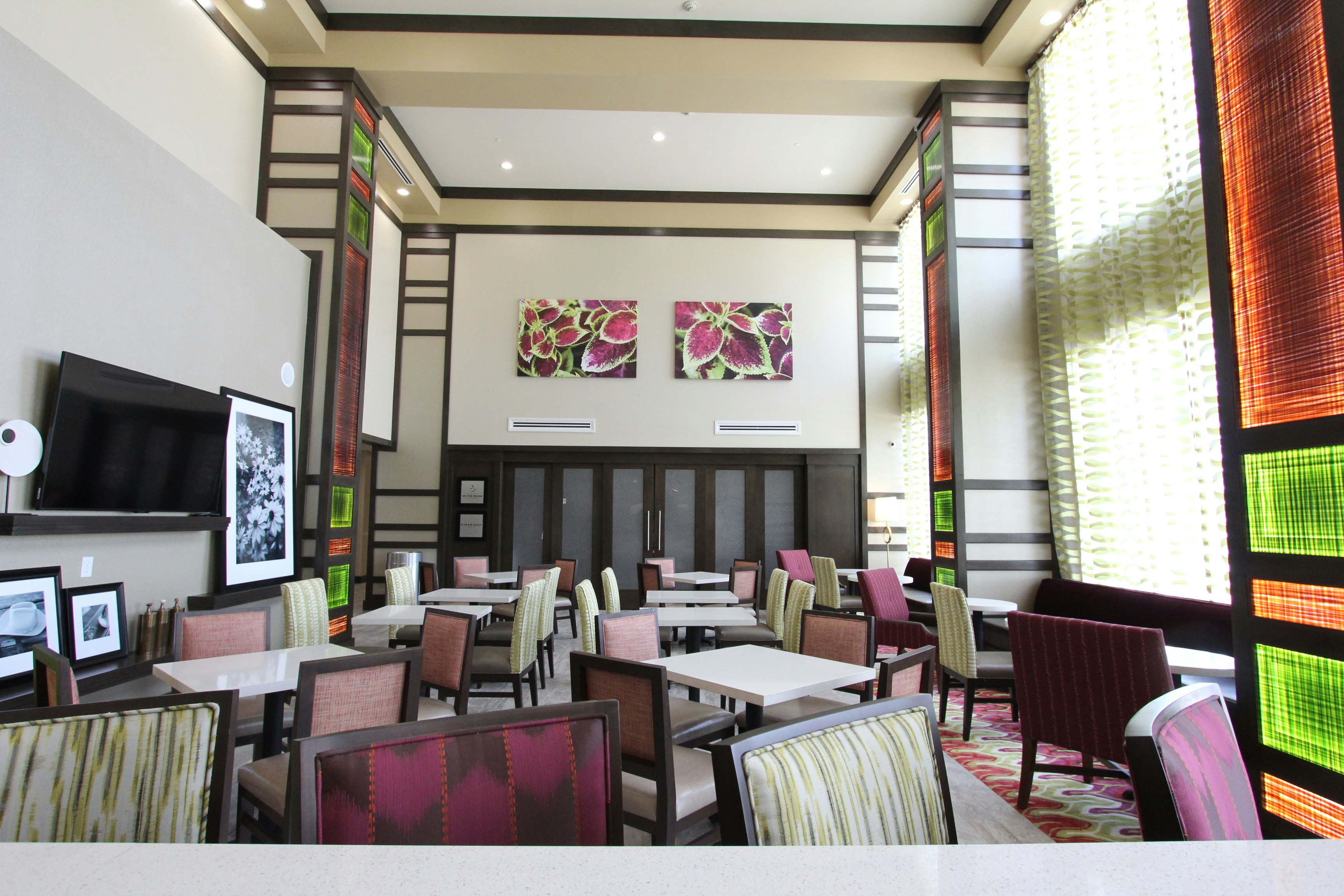 Hampton Inn Suites Dallas Market Center 47/75