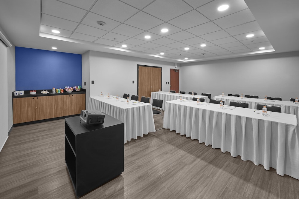 City Express by Marriott Ciudad Juarez 38/46