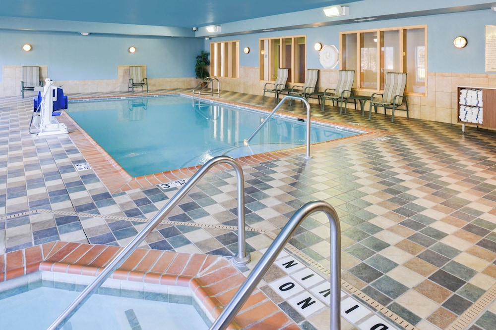 Holiday Inn Express Hotel & Suites Urbana-Champaign(U Of I Area) 36/74