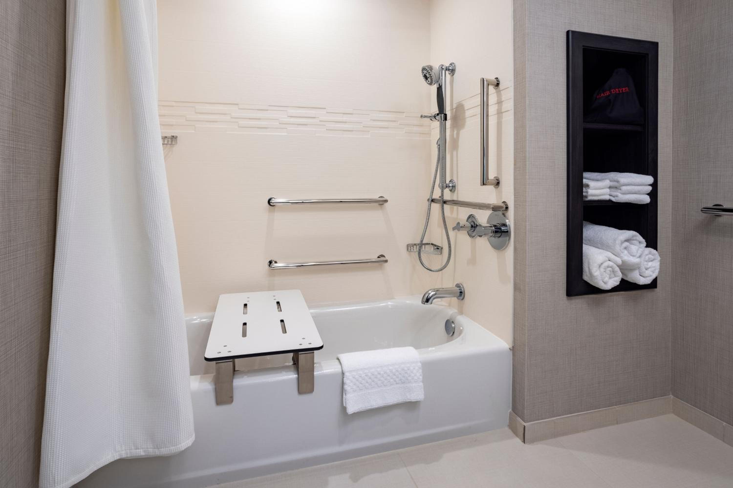 جناح بسرير كينج بغرفة نوم واحدة مع أريكة، Residence Inn by Marriott Wenatchee 6/10
