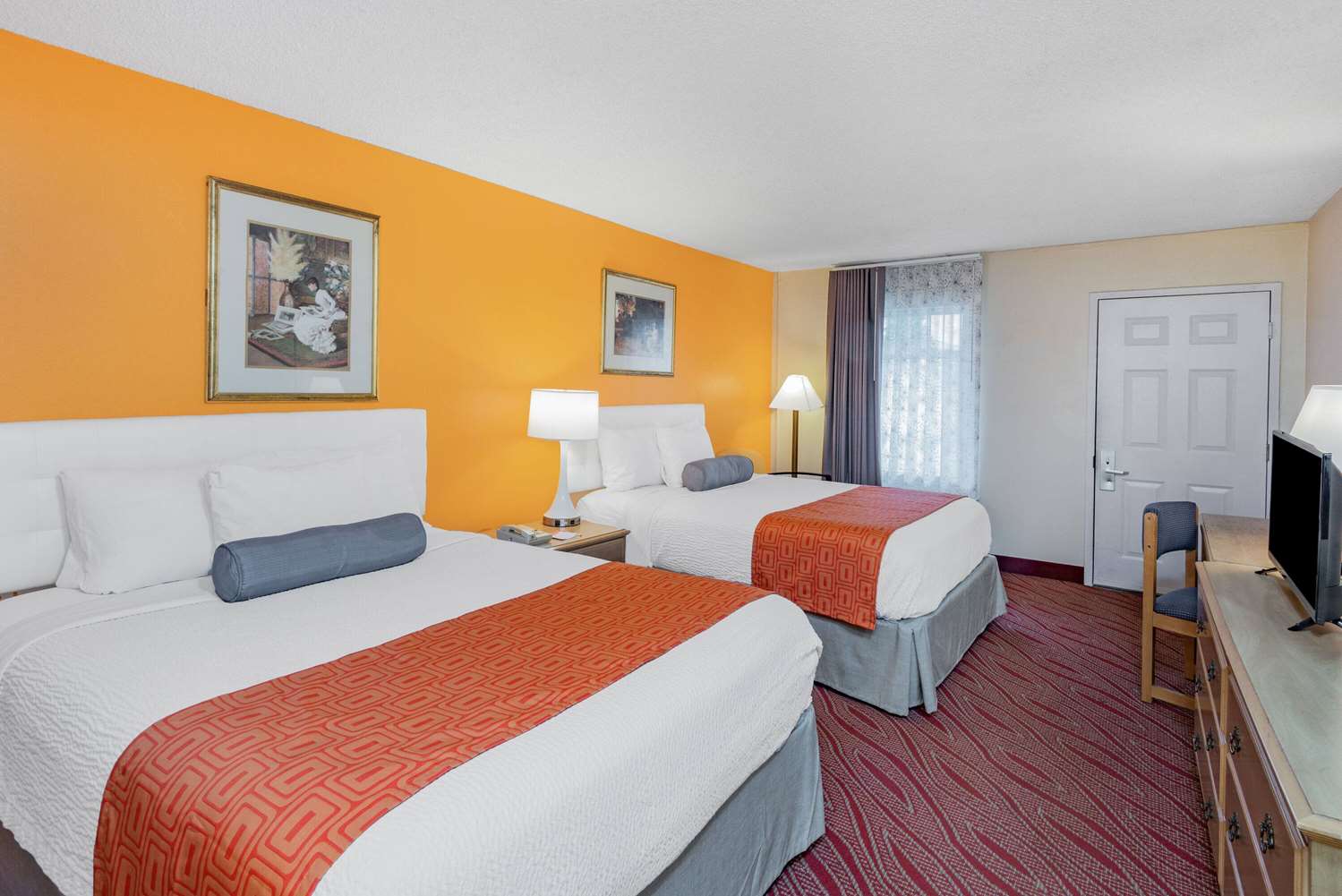 Howard Johnson by Wyndham Staunton 14/34