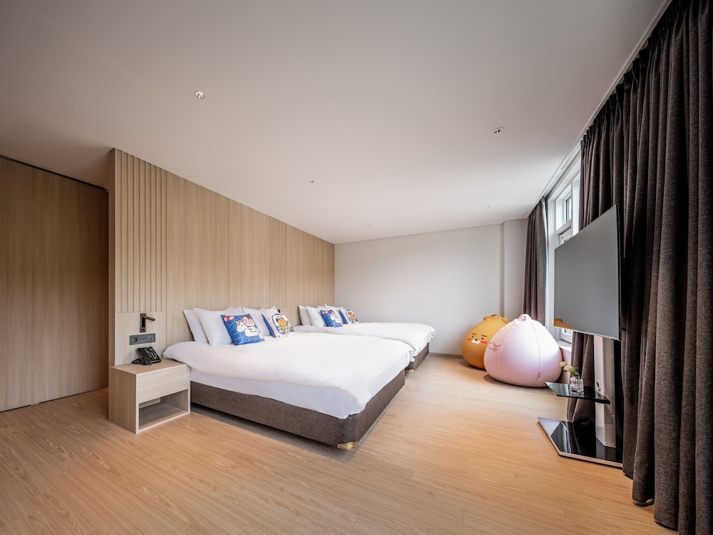 Kakao Friends, Standard, 2 Double Beds