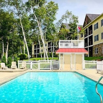 Mountain Edge Suites at Sunapee, an Ascend Collection Hotel 4/69