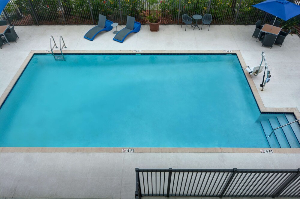 Hampton Inn and Suites Clearwater/St. Petersburg-Ulmerton Road 31/52