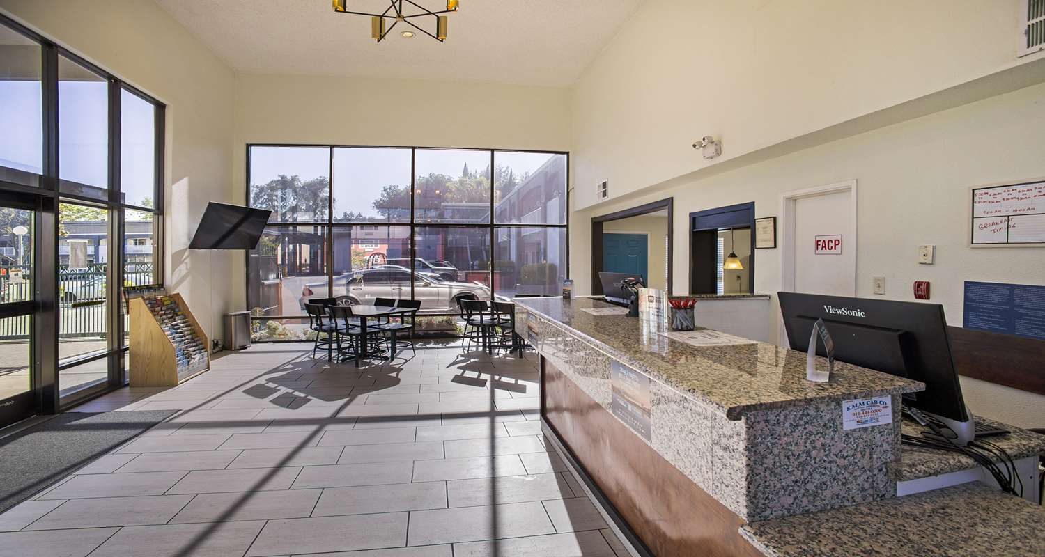 SureStay Plus Hotel by Best Western Sacramento North 22/32