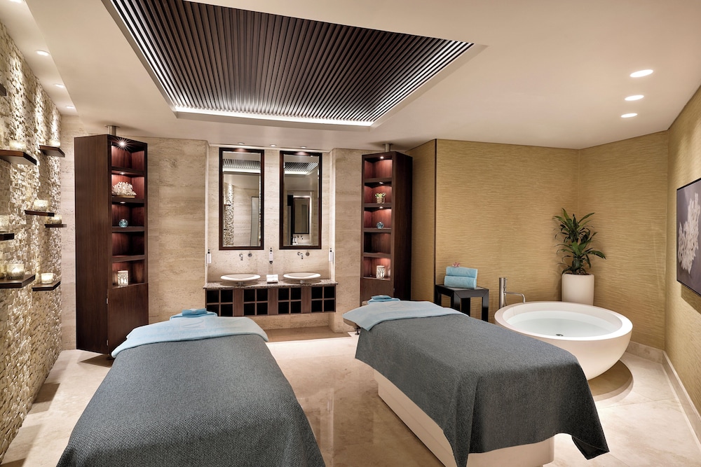 swimming pool spa