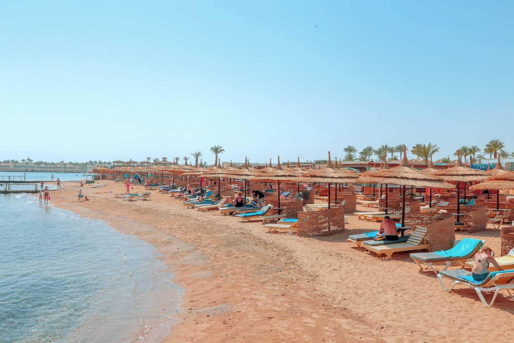 Aladdin Beach Resort 29/33