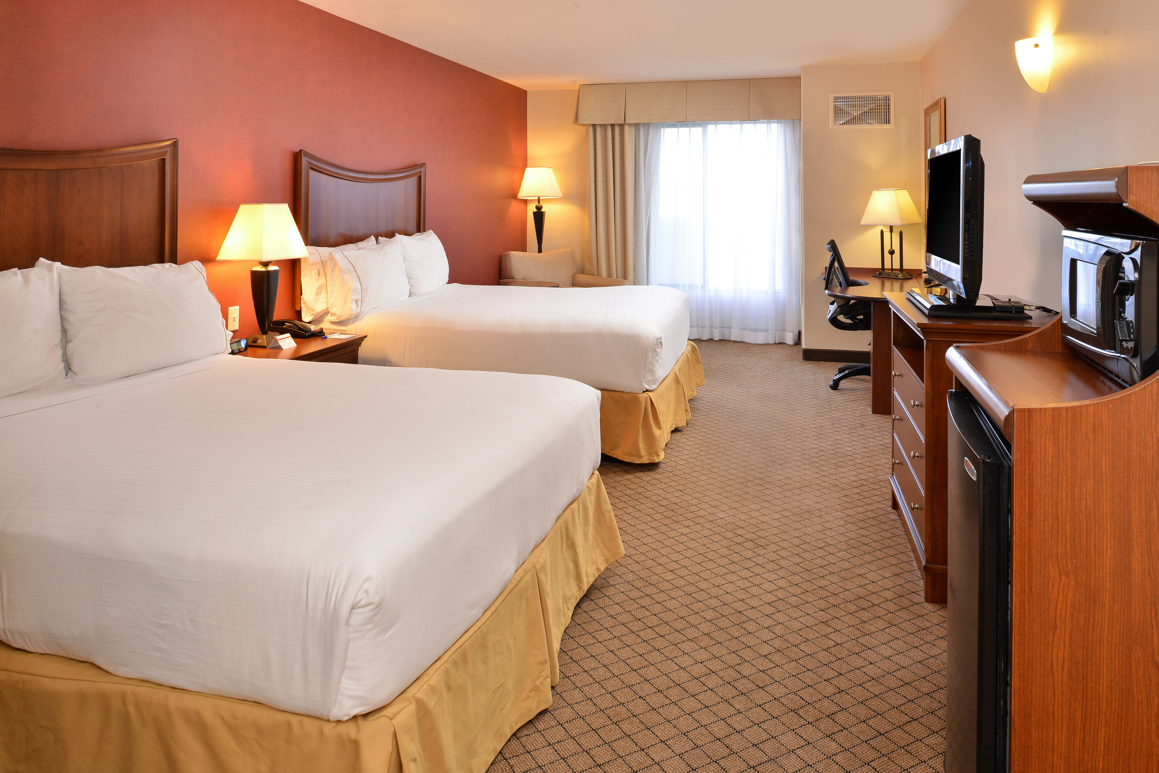 Holiday Inn Express Hotel & Suites Lincoln-Roseville Area 17/71