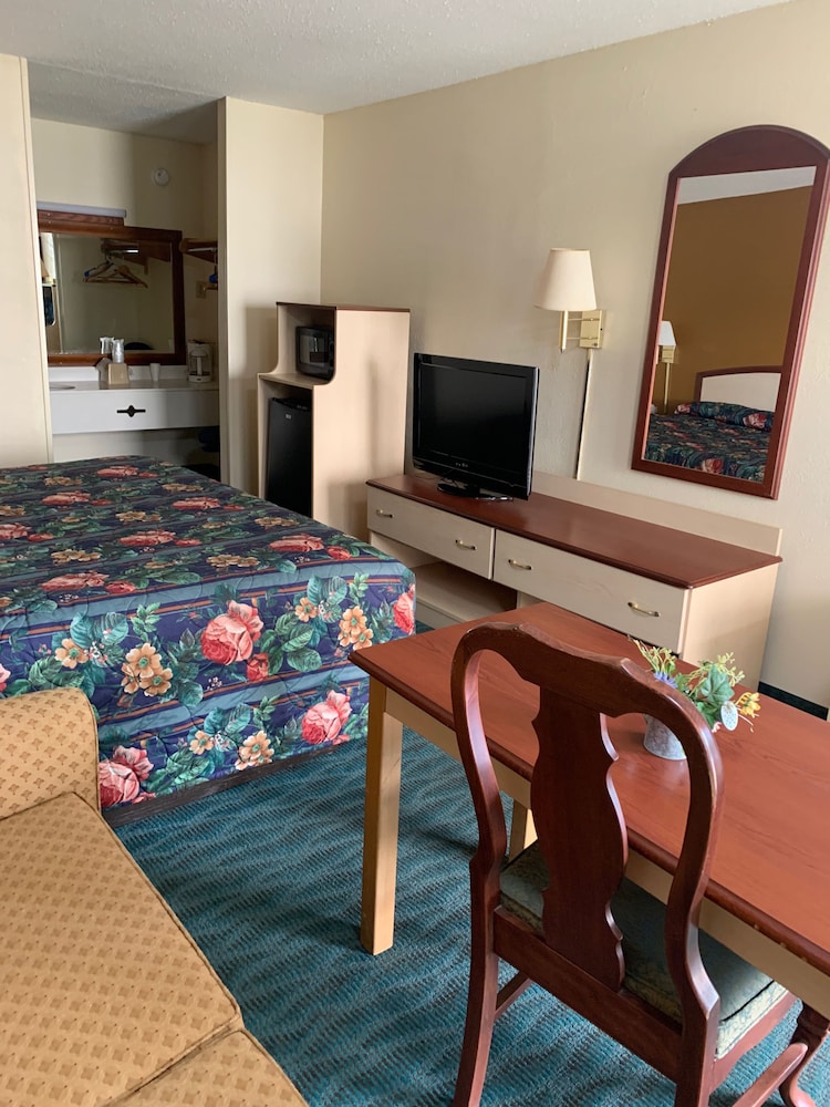 Budget Inn Talladega 48/61