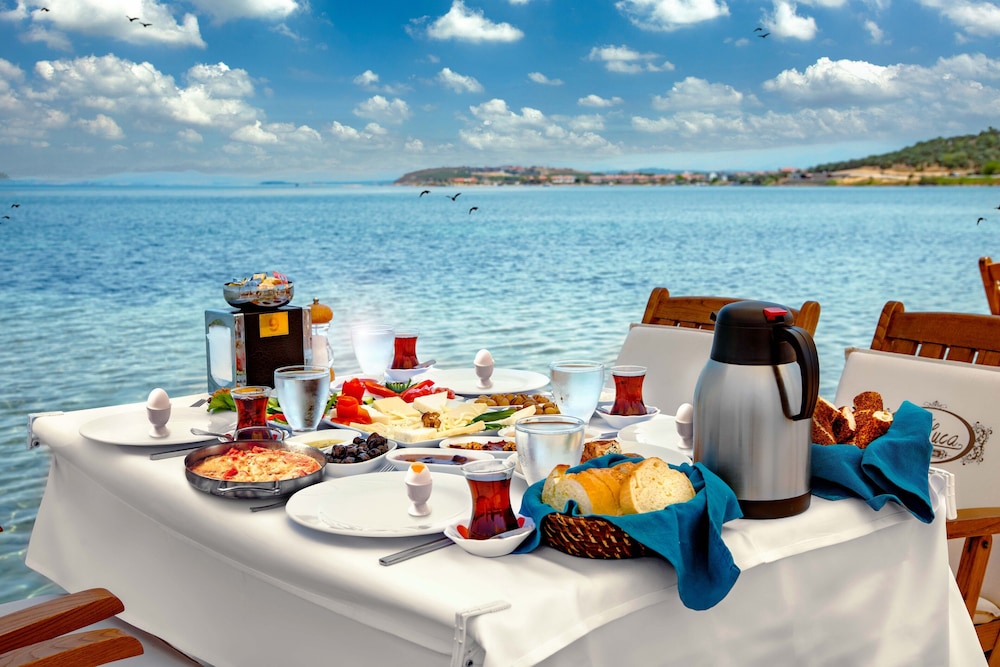 Cunda Aksac Otel 36/50