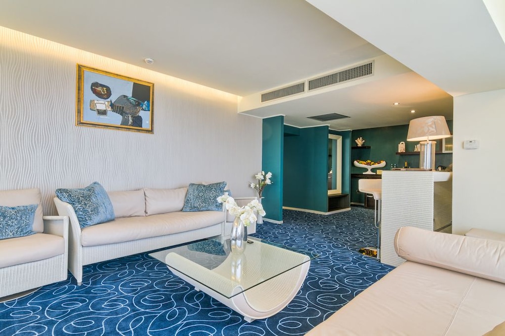 Vega Hotel 40/54