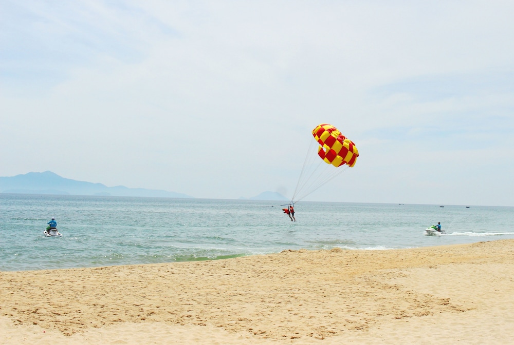 Royal Riverside Hoi An Hotel 71/75