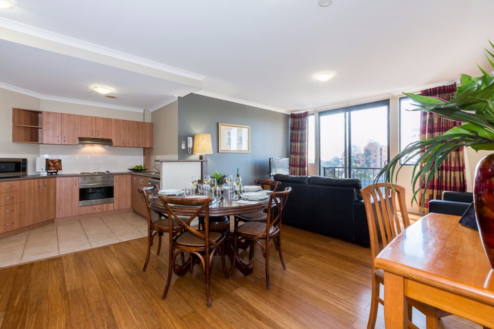MONT CLARE BOUTIQUE APARTMENTS 20/21