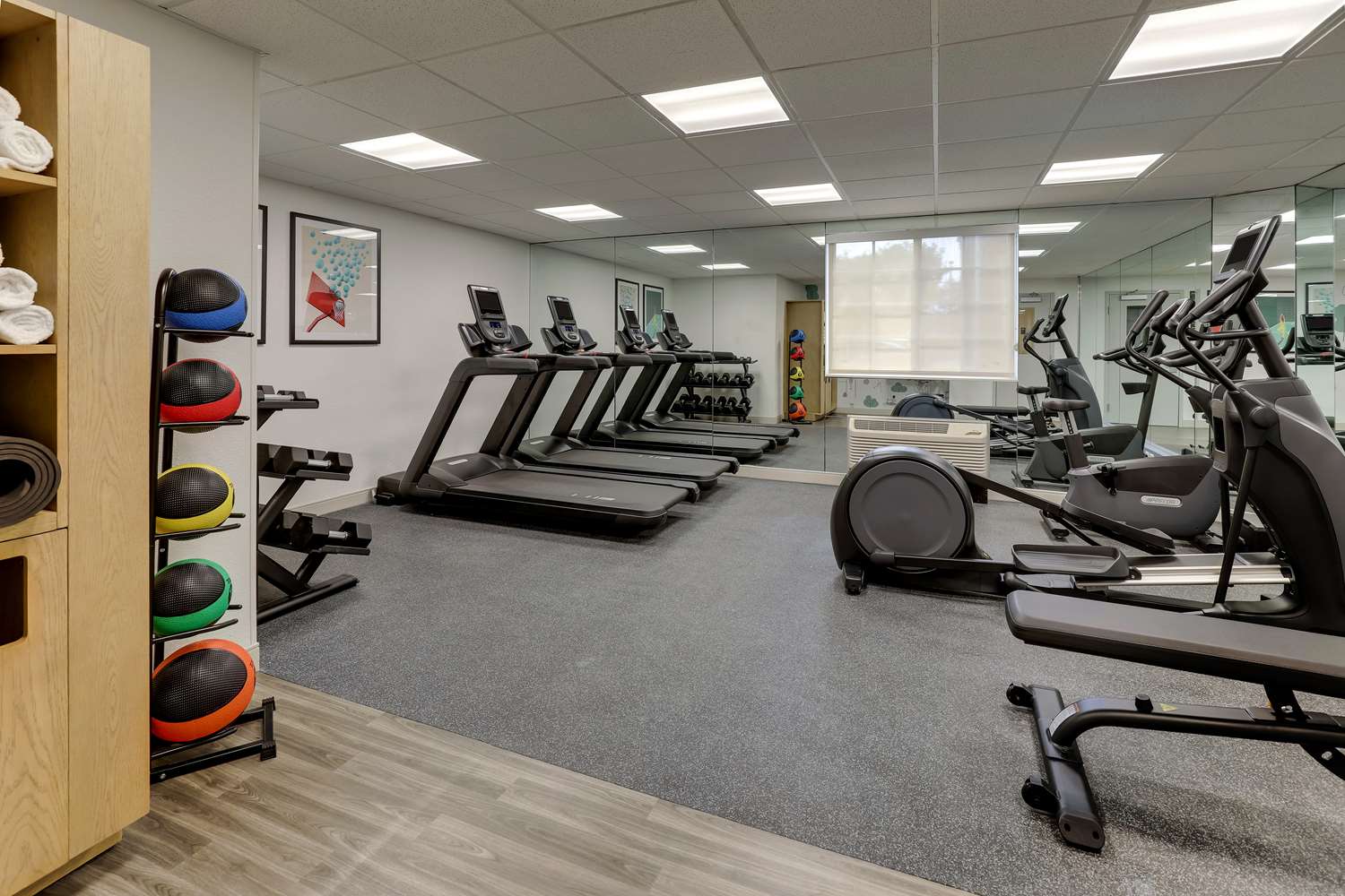 Sonesta Simply Suites Boston Braintree 14/30
