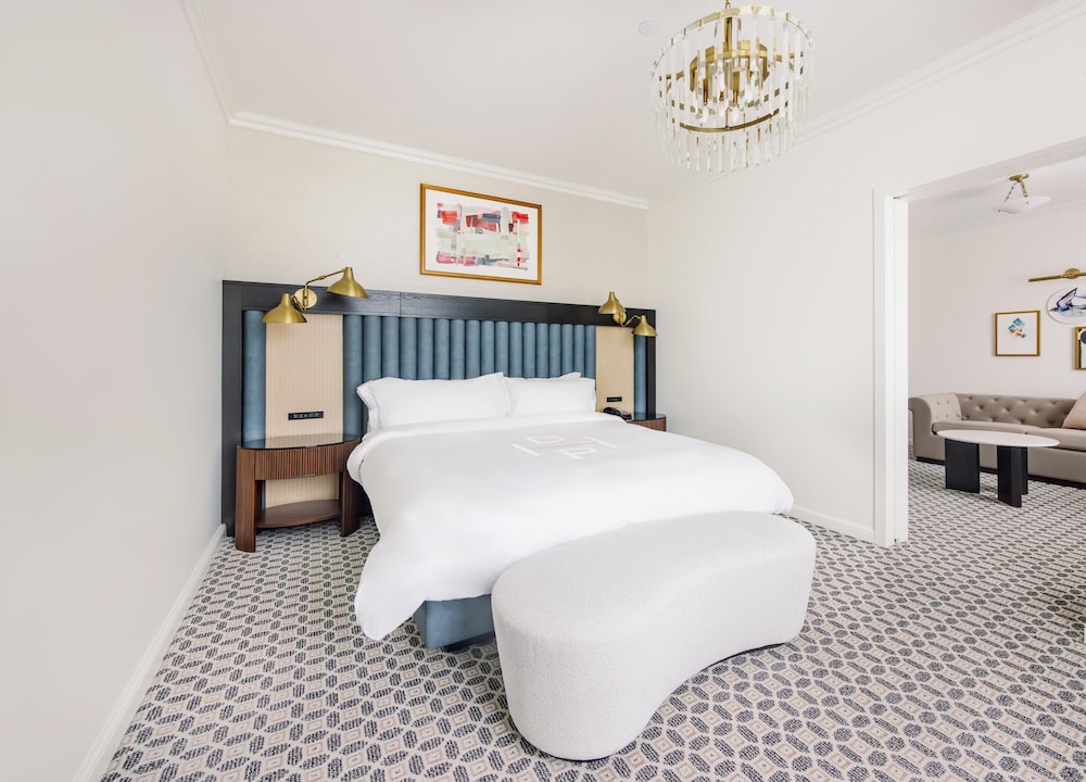 Signature, Suite, King Bed