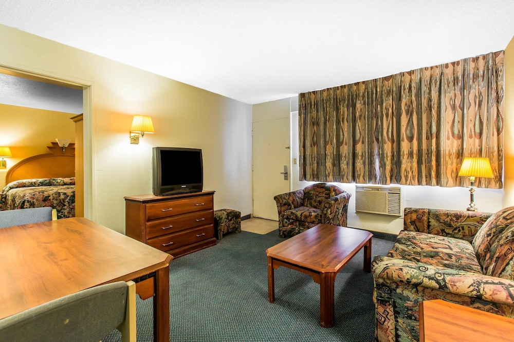 Travelodge by Wyndham Imperial/El Centro 28/48