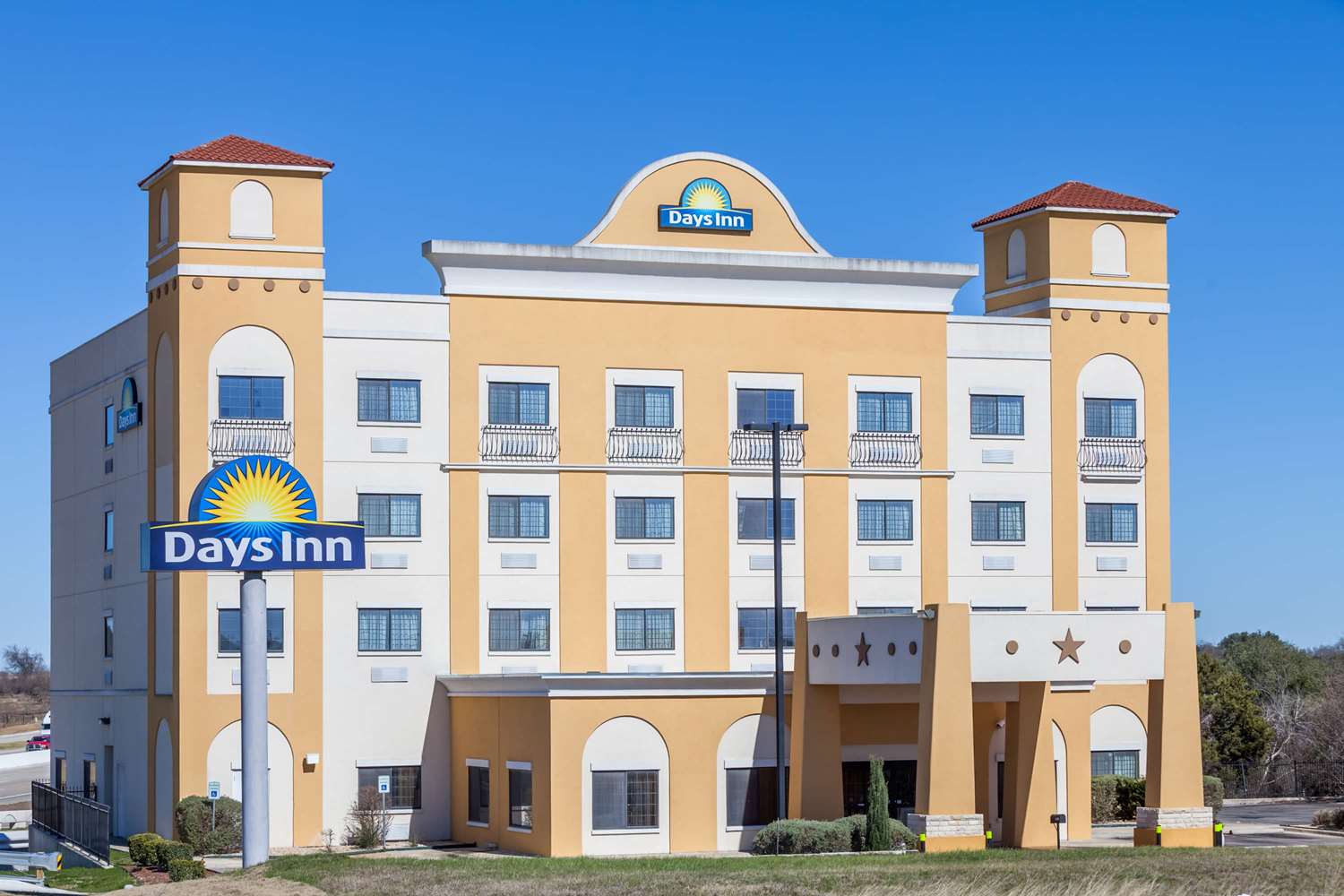Days Inn by Wyndham Salado 1/24