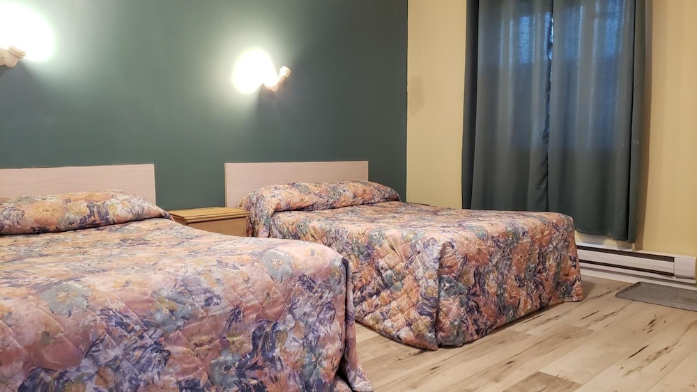 Oakwood Motel 36/56