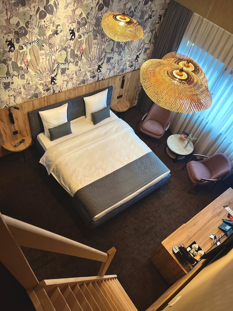 Hotel Le 830 29/49