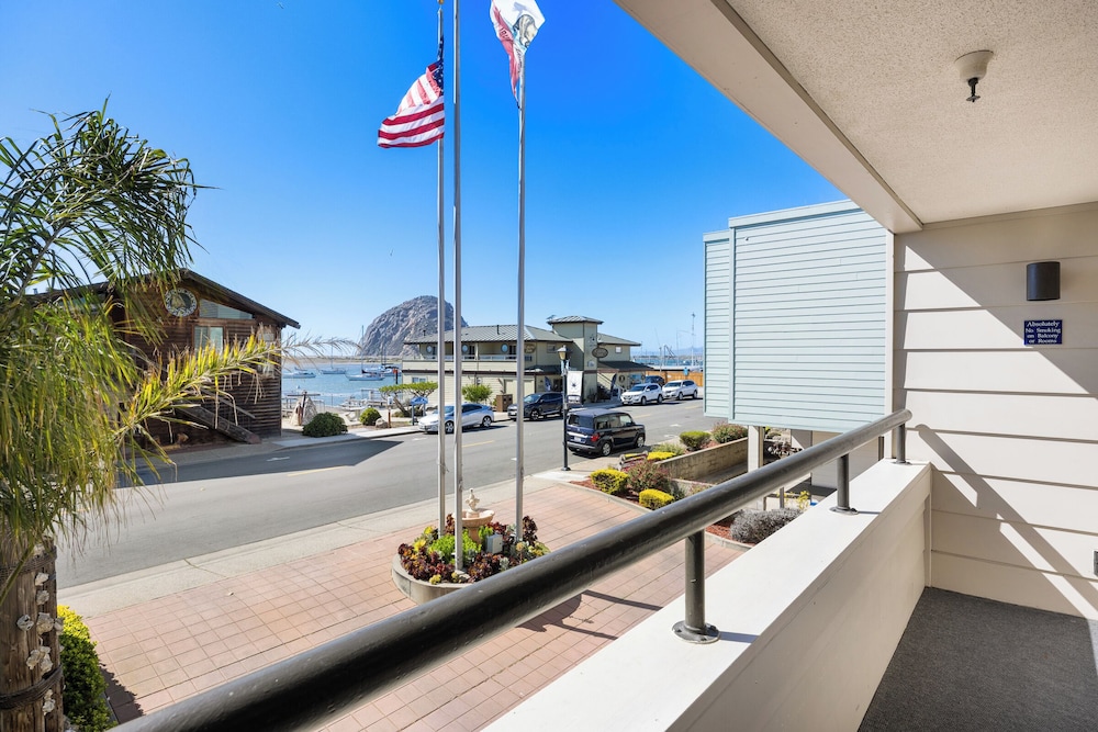 456 Embarcadero Inn Suites 51/77
