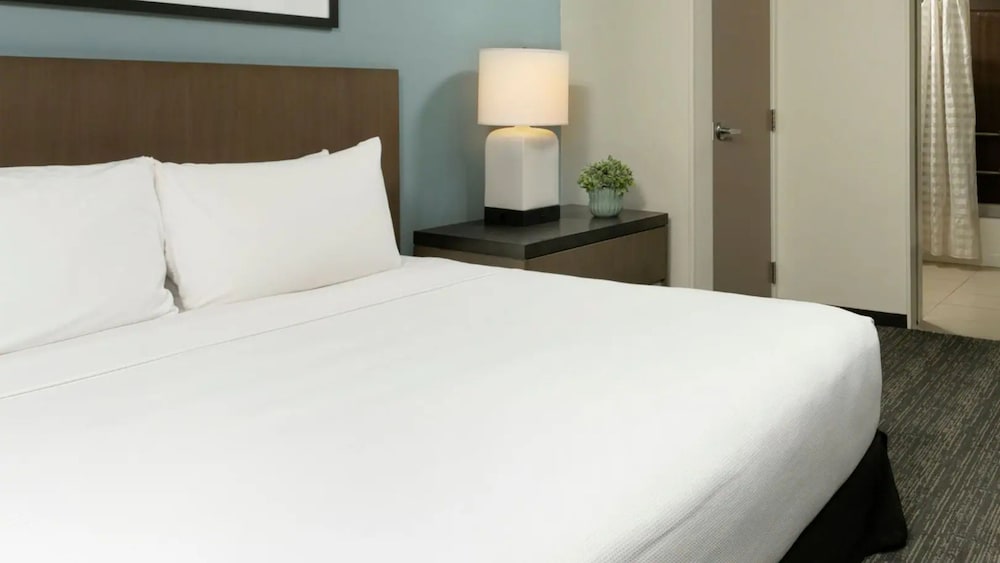 جناح بسرير كينج بإطلالة مع أريكة لذوي الإعاقة، Hyatt House San Juan 4/6