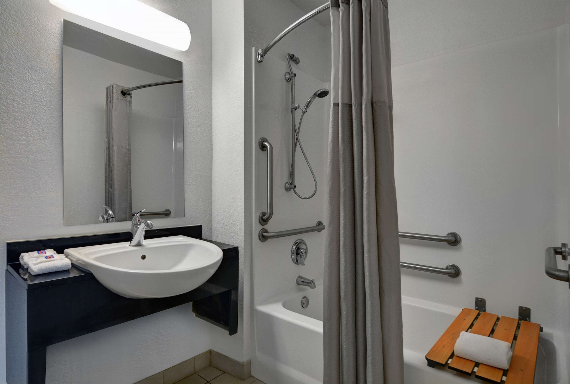 2 Full Beds - Premium, Mini Fridge، Motel6 Kissimmee, FL - Orlando 5/9