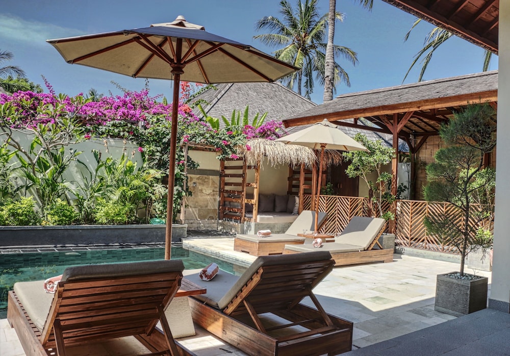 Utara Villas 8/71