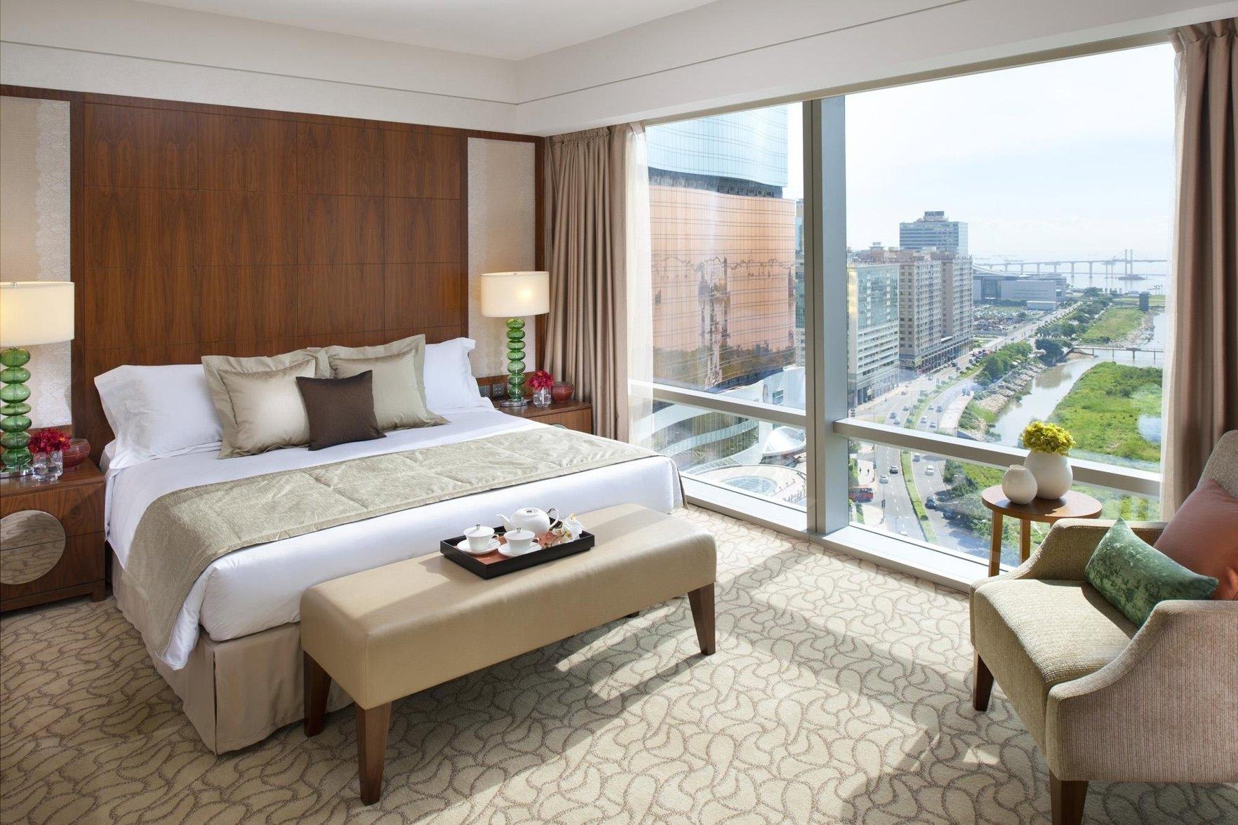 Deluxe, Bay View
