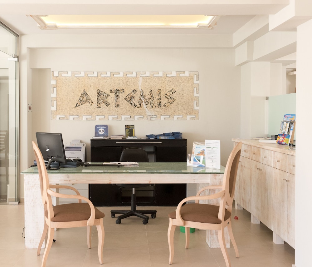 Artemis Hotel Apartments 45/50