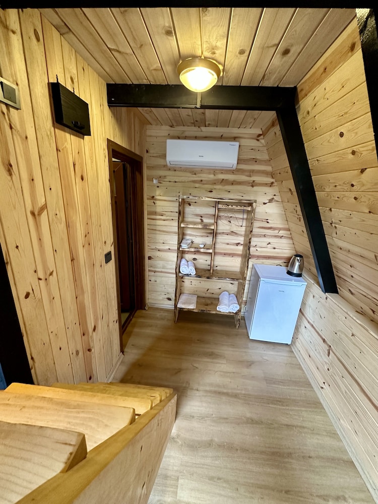 Tanura Bungalows 18/50
