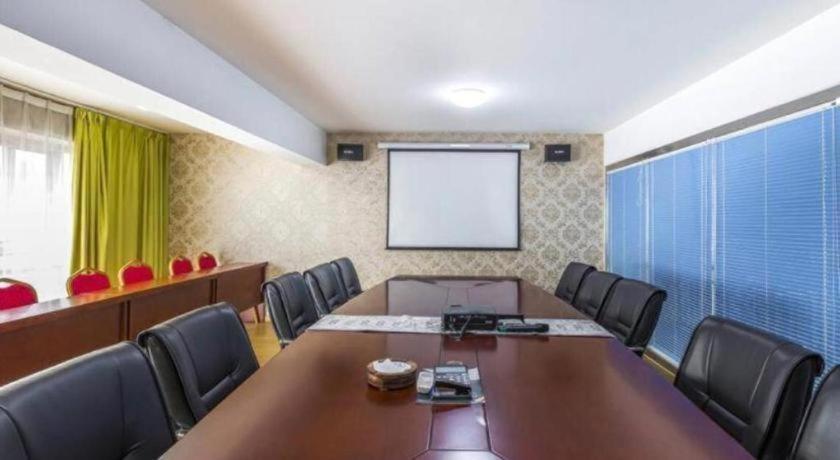 IU Hotel Baoding Goverment Branch 41/52