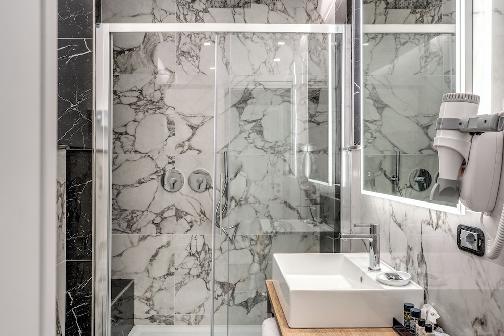 The Spotlight Boutique Hotel 48/49