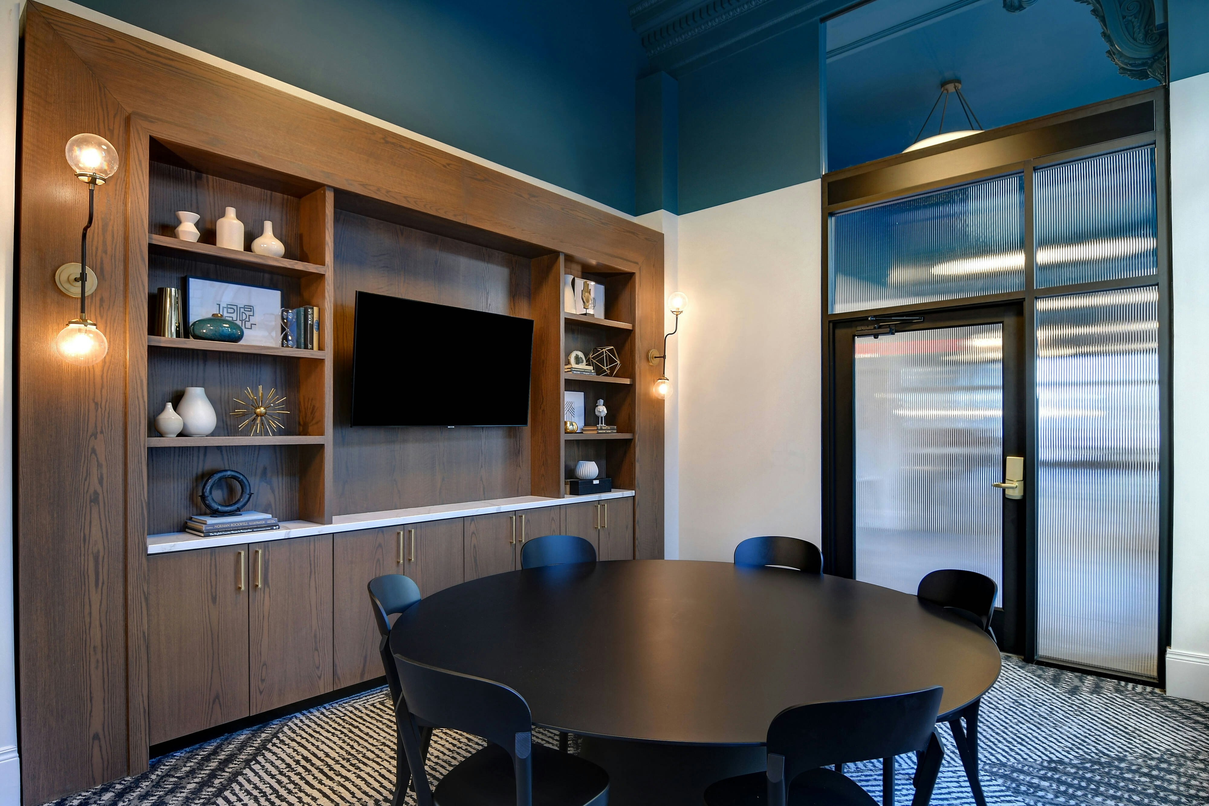 Courtyard by Marriott Cincinnati Downtown 20/25