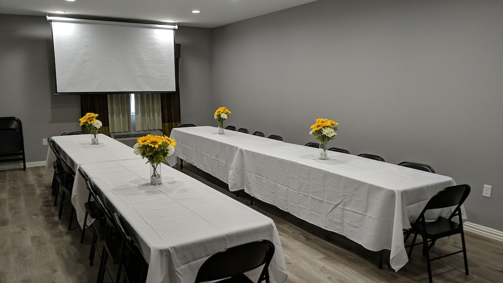 Super 8 By Wyndham Kingwood Houston North 32/36