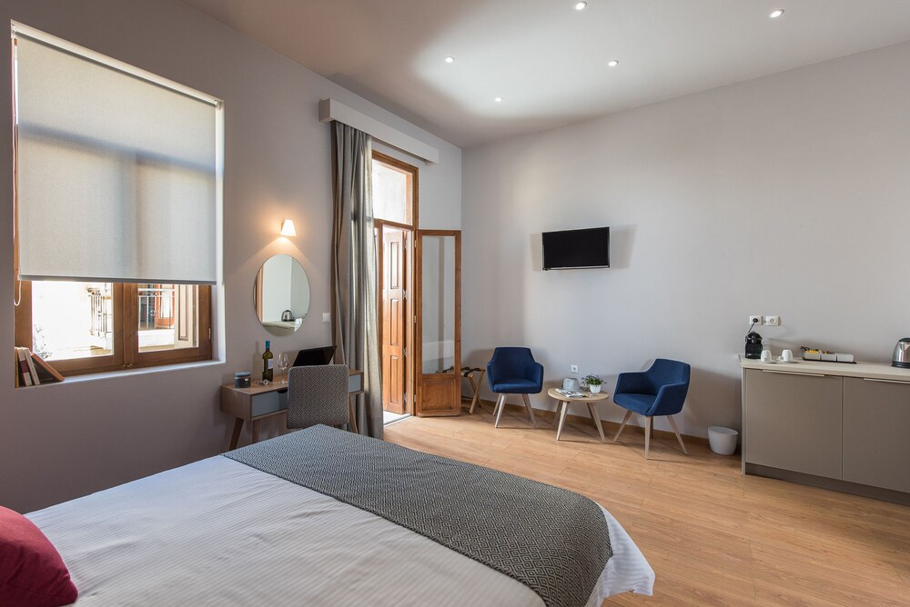 Bluebell Luxury Suites 12/42