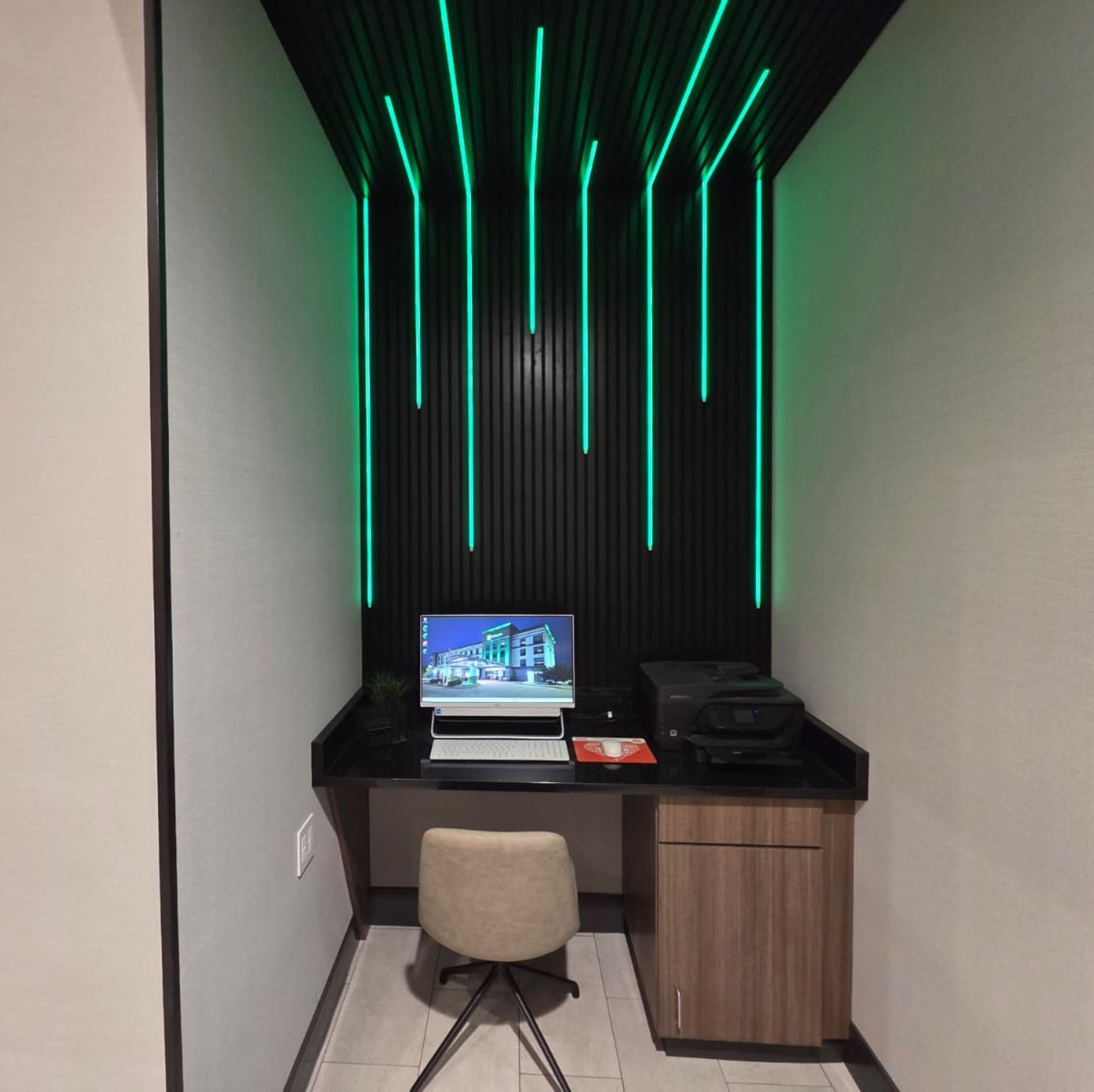 Holiday Inn St. Louis Fairview Heights 67/72