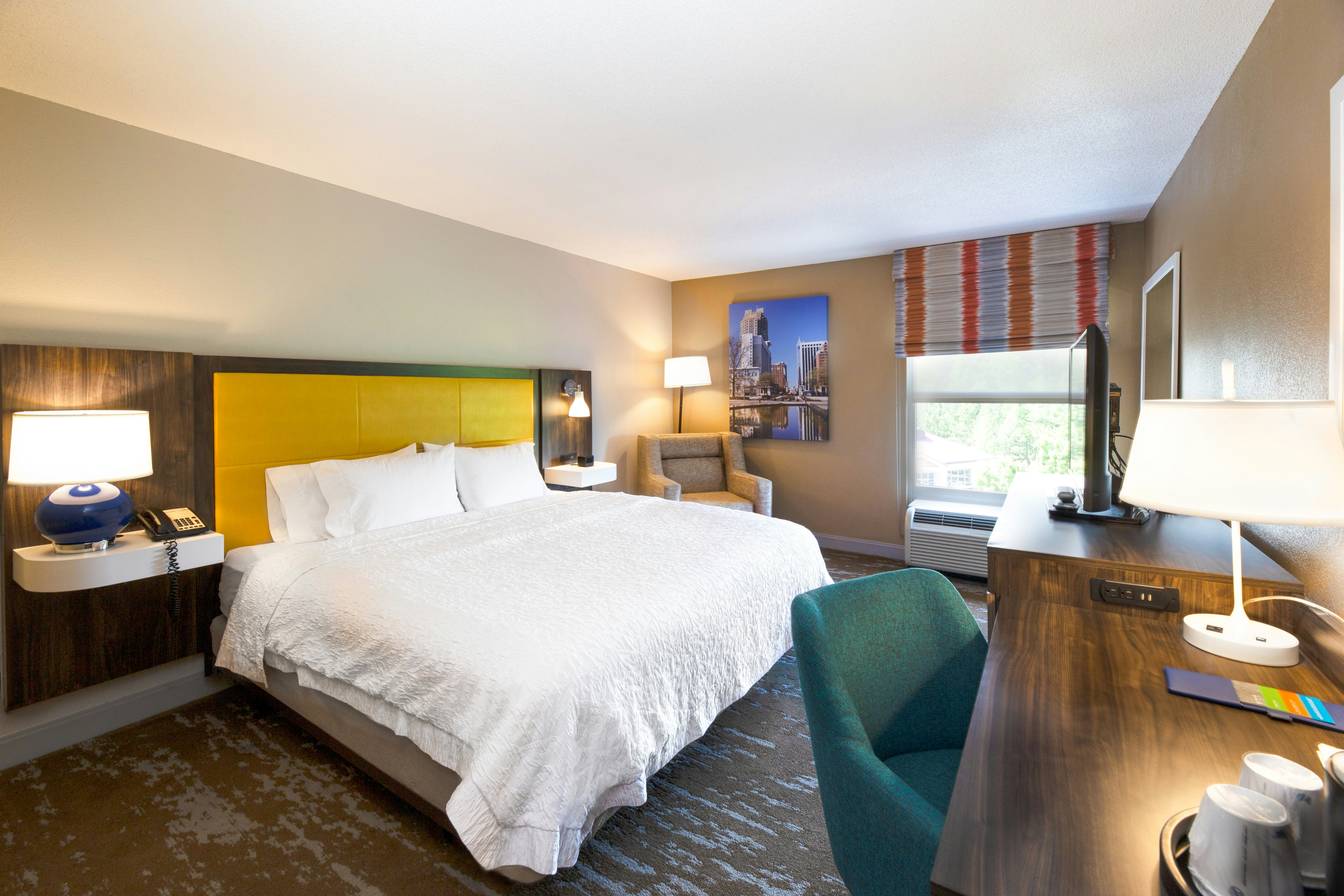 ROOM, KING BED, ACCESSIBLE