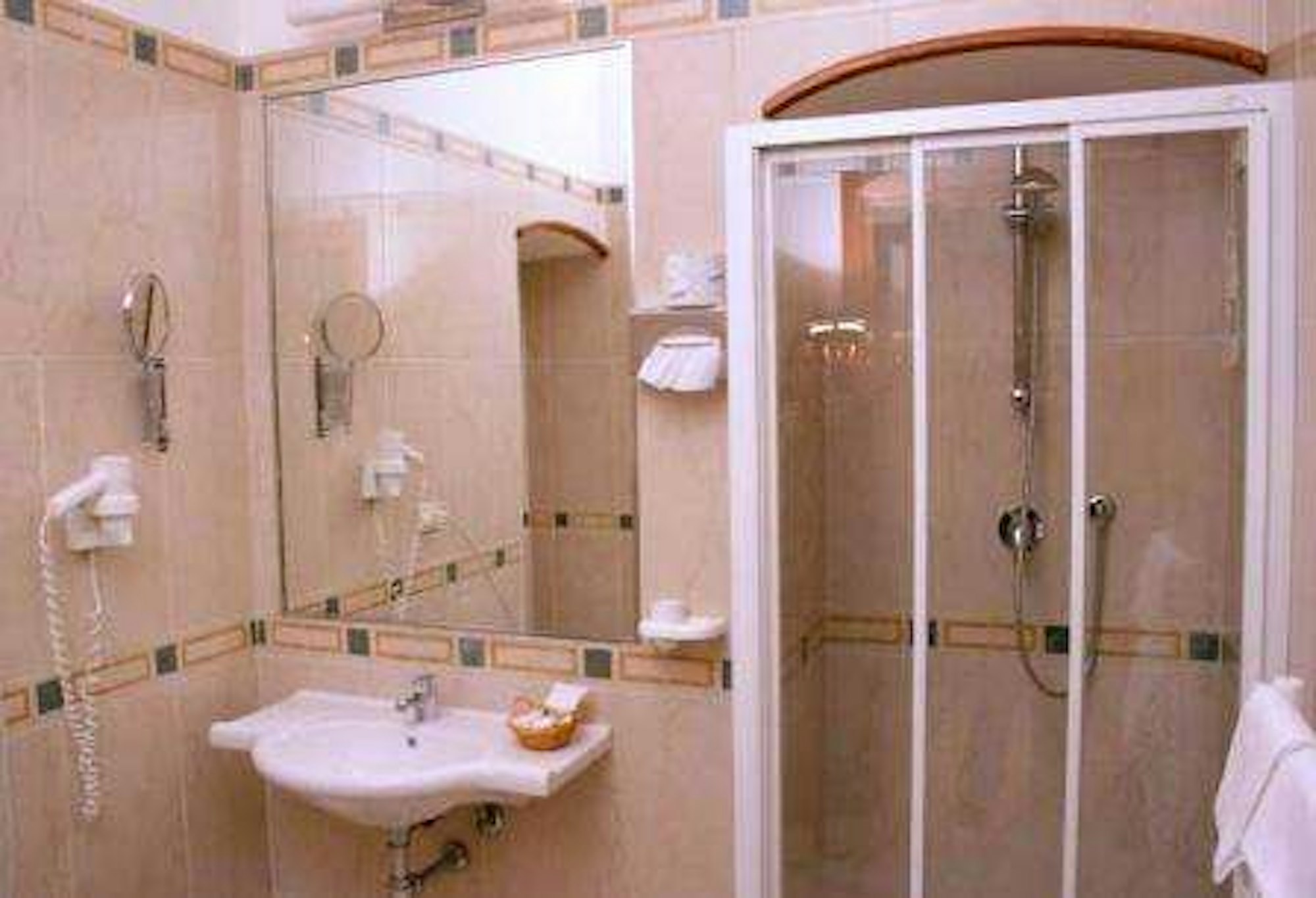 Adria Hotel 36/44