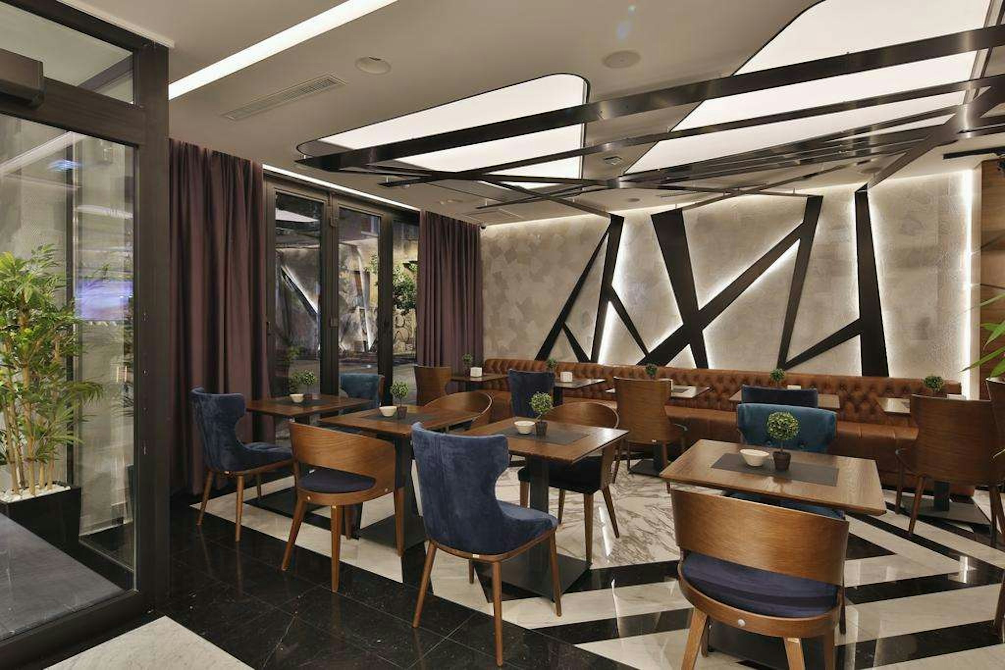 SKY HOTEL 45/49
