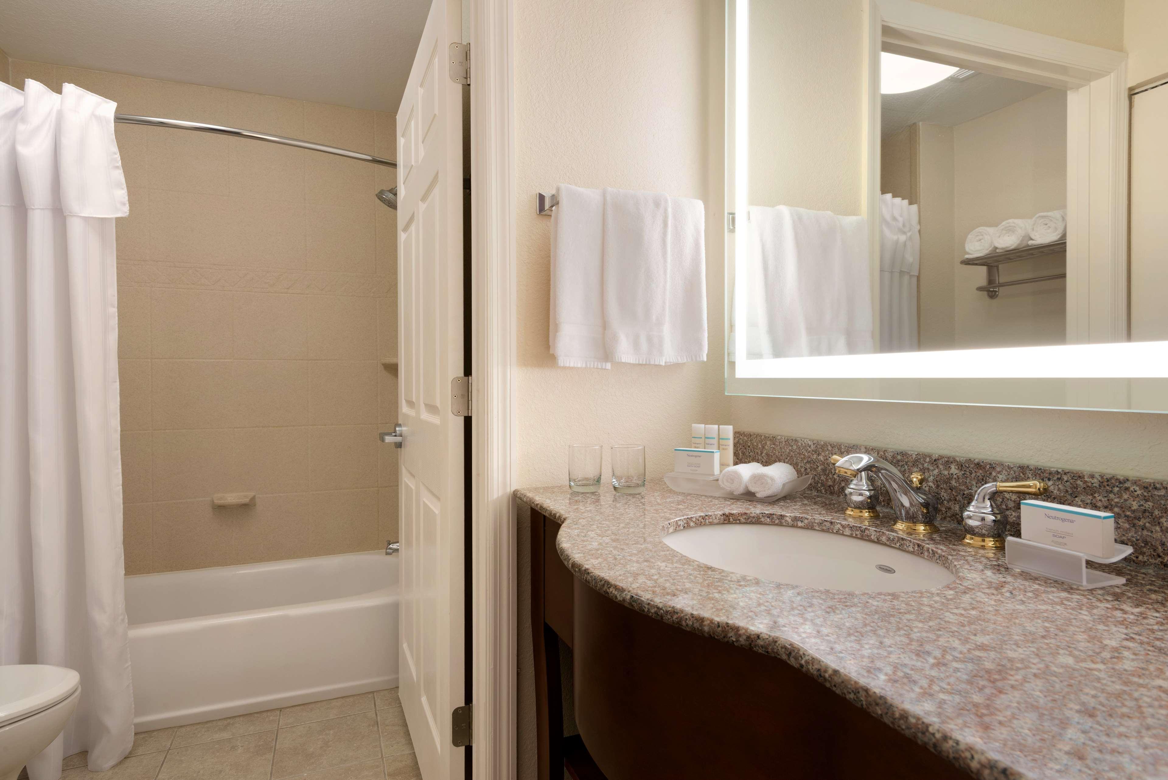 2 BEDROOMS, SUITE, 1 KING OR 2 QUEEN BEDS, 2 BATHROOMS