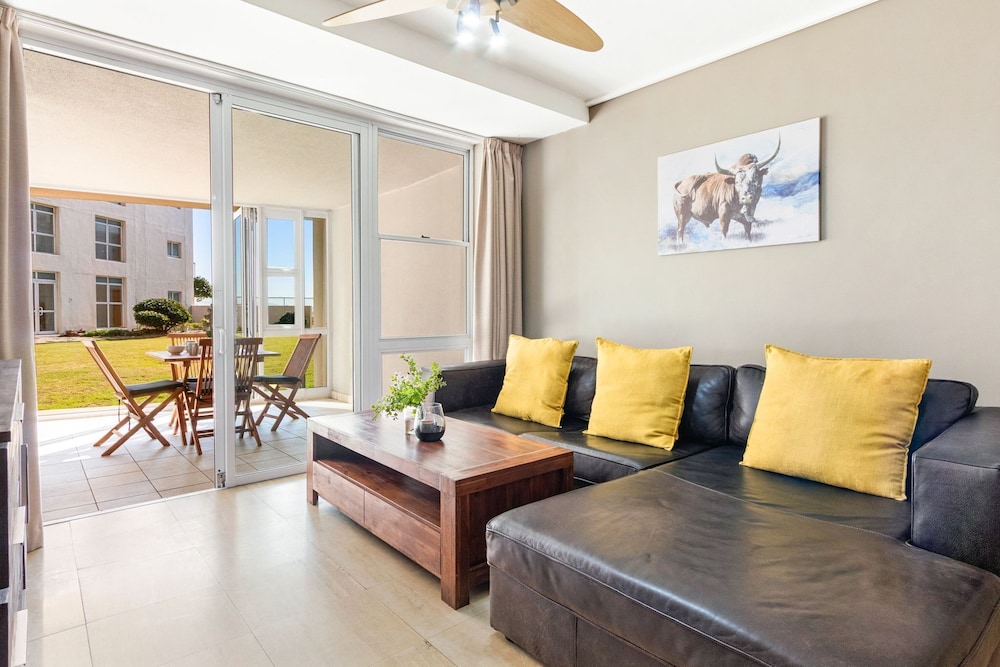 Luxury On The Beach Lagoon Beach 35/55