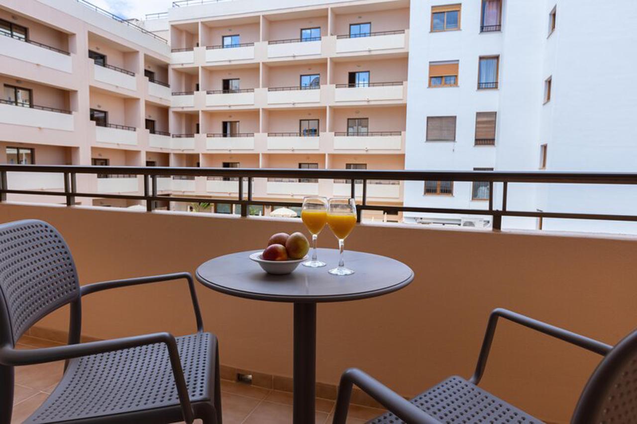 Invisa Hotel La Cala 87/99