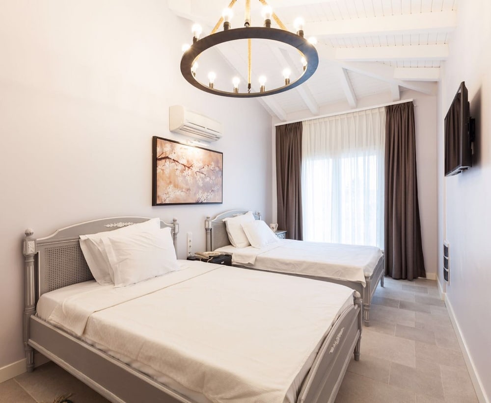Alacaat Hotel 11/50