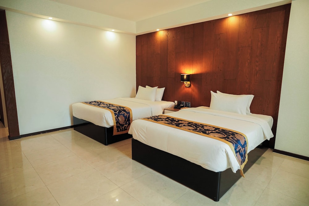 Sunday Hevea Hotel and Resort 24/55