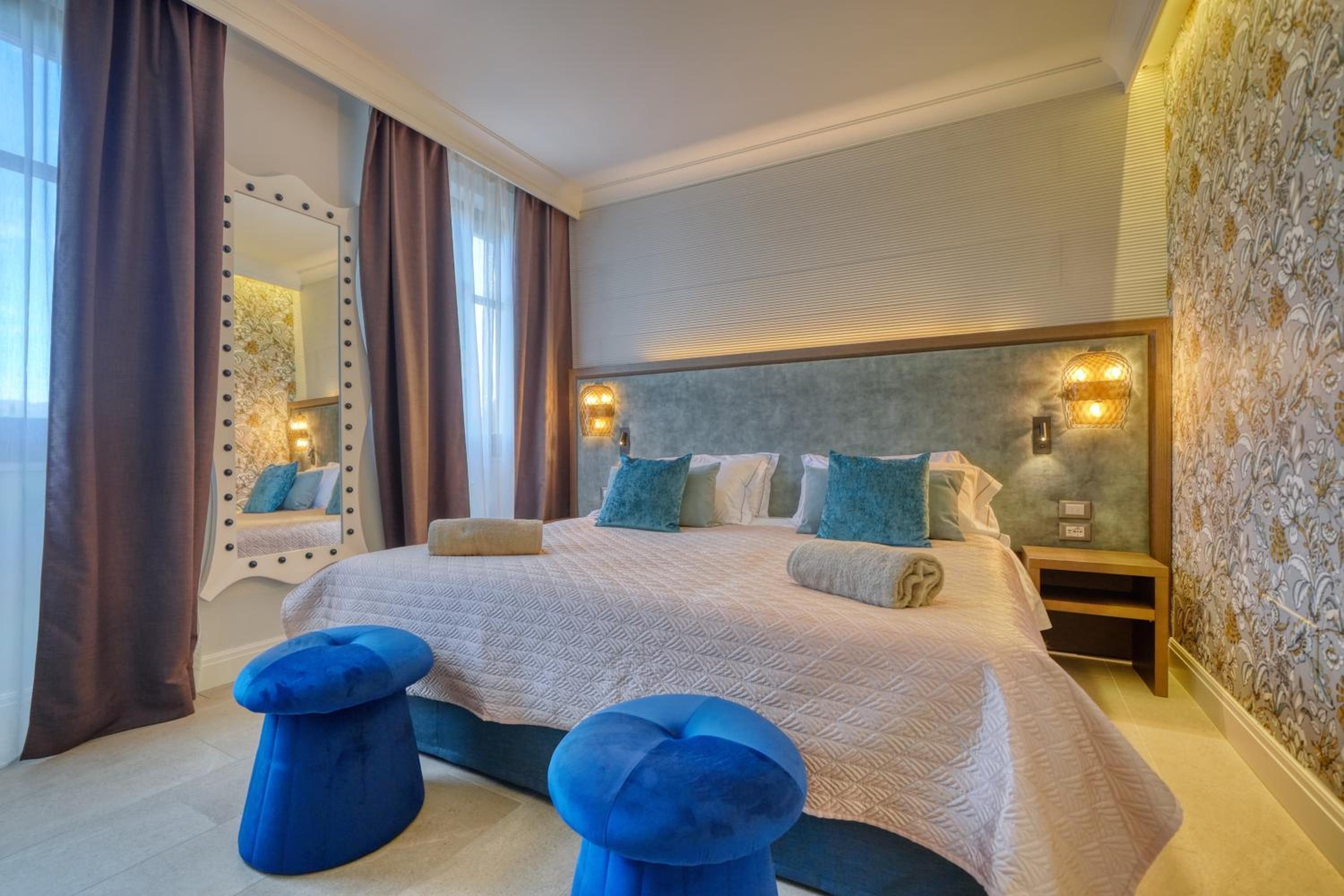 Deluxe, Suite, Partial Lake View, Balcony، Palazzo Della Scala 2/5