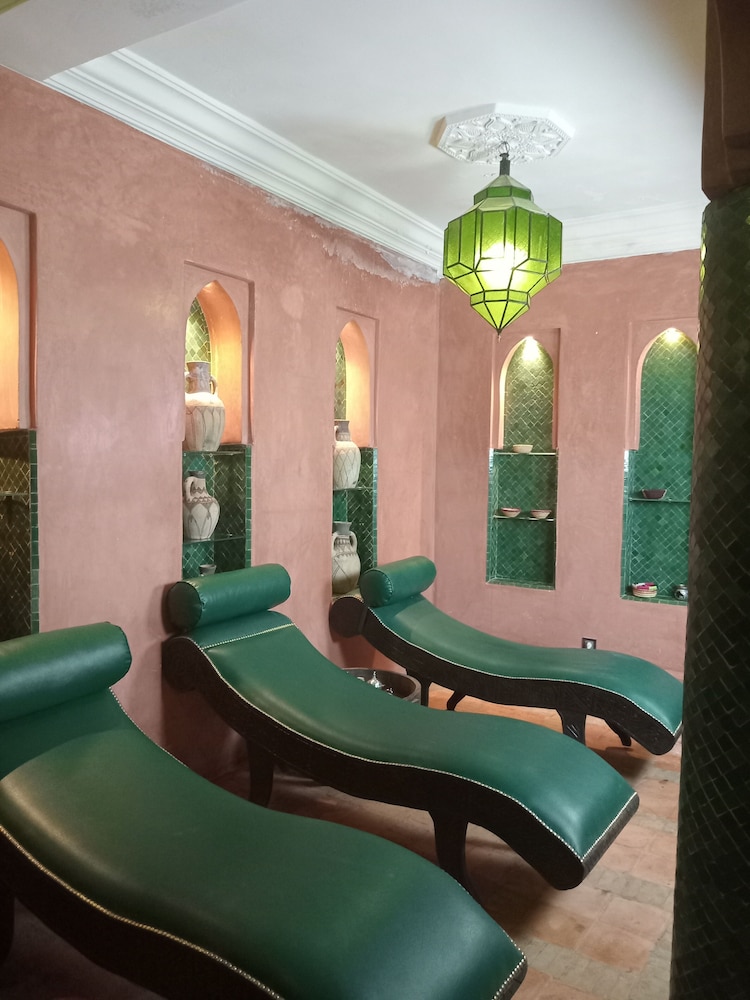 Palais Blanc Riad 38/55