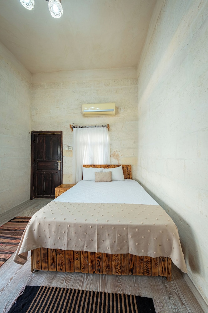 Karagul Otel 18/50